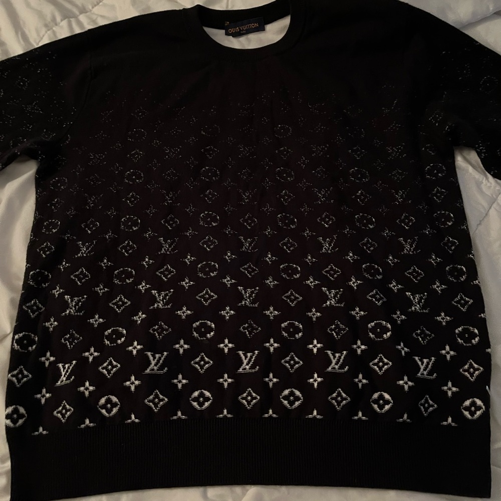Men’s Louis Vuitton sweater